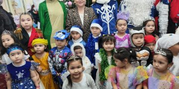 10 мың балаға қуаныш сыйлады