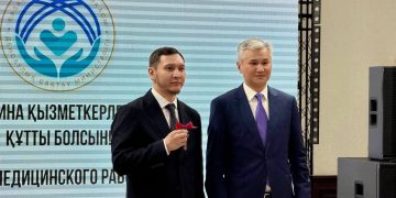 Халық саулығы жолындағы еңбек ескерусіз қалмады: «Жезқазған» медициналық орталығының дәрігерлеріне пәтер мен «Еңбек ардагері» медалі берілді